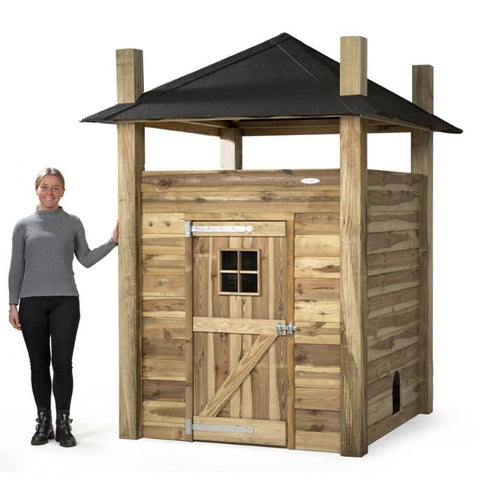 voorkant houten hooiberg voldux met houten deur vrouw afbeelding 
