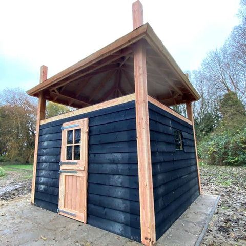 hooischuur groot konijnen geiten hooiberg houten deur maatwerk zwart douglas bouwpakket voorkant