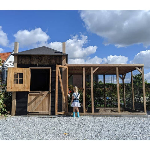 Luxe konijnenhok Hooiberg Vera XXL met bouwpakket en ruime ren, ideaal voor grote konijnen Vlaamse Reus met luik en sensor